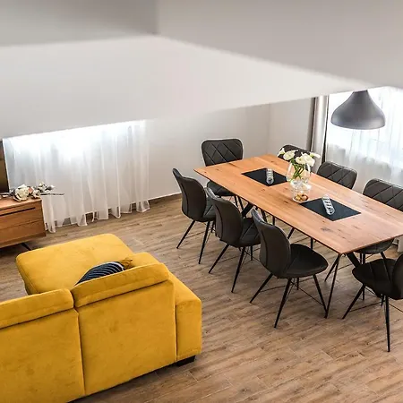 Juhuhu * Dubrava (Sibenik-Knin)