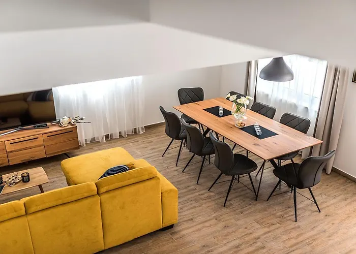 Juhuhu * Dubrava (Sibenik-Knin)