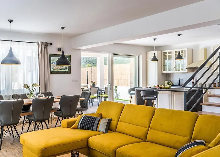 Juhuhu Dubrava (Sibenik-Knin)